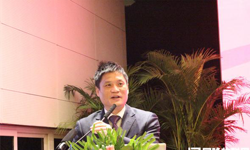 在"第六届（2014）中国智慧城市发展年会"上，北球王会体育官方网站互联智慧城市研究中心主任杨冰之发表了"十三五智慧城市发展前瞻与顶层设计"的重要演讲。